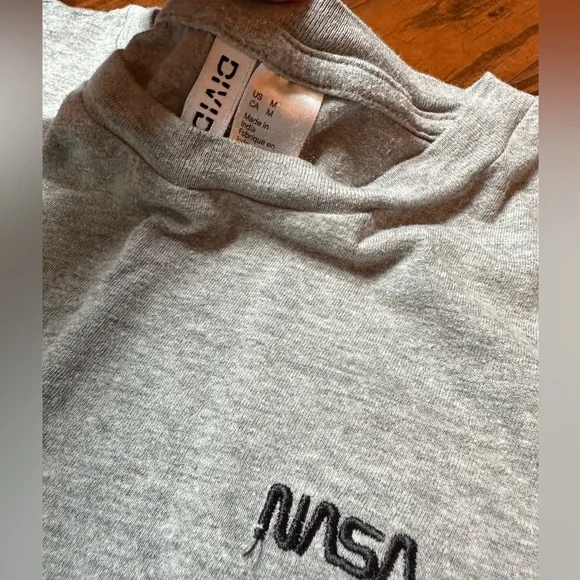H&M Women’s NASA Basic GrayTee 🚀 - Picture 4 of 6
